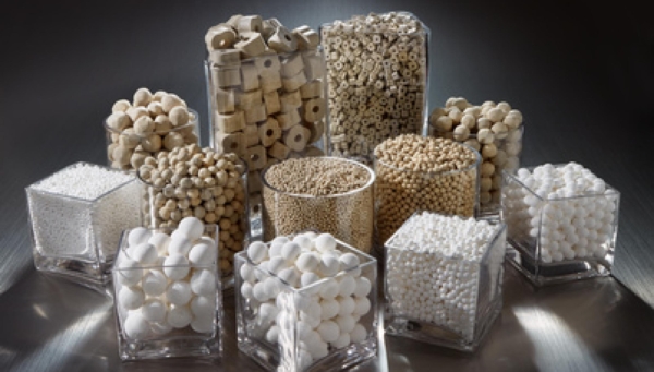 Meios de Suporte Catalítico Denstone® — Saint-Gobain NorPro